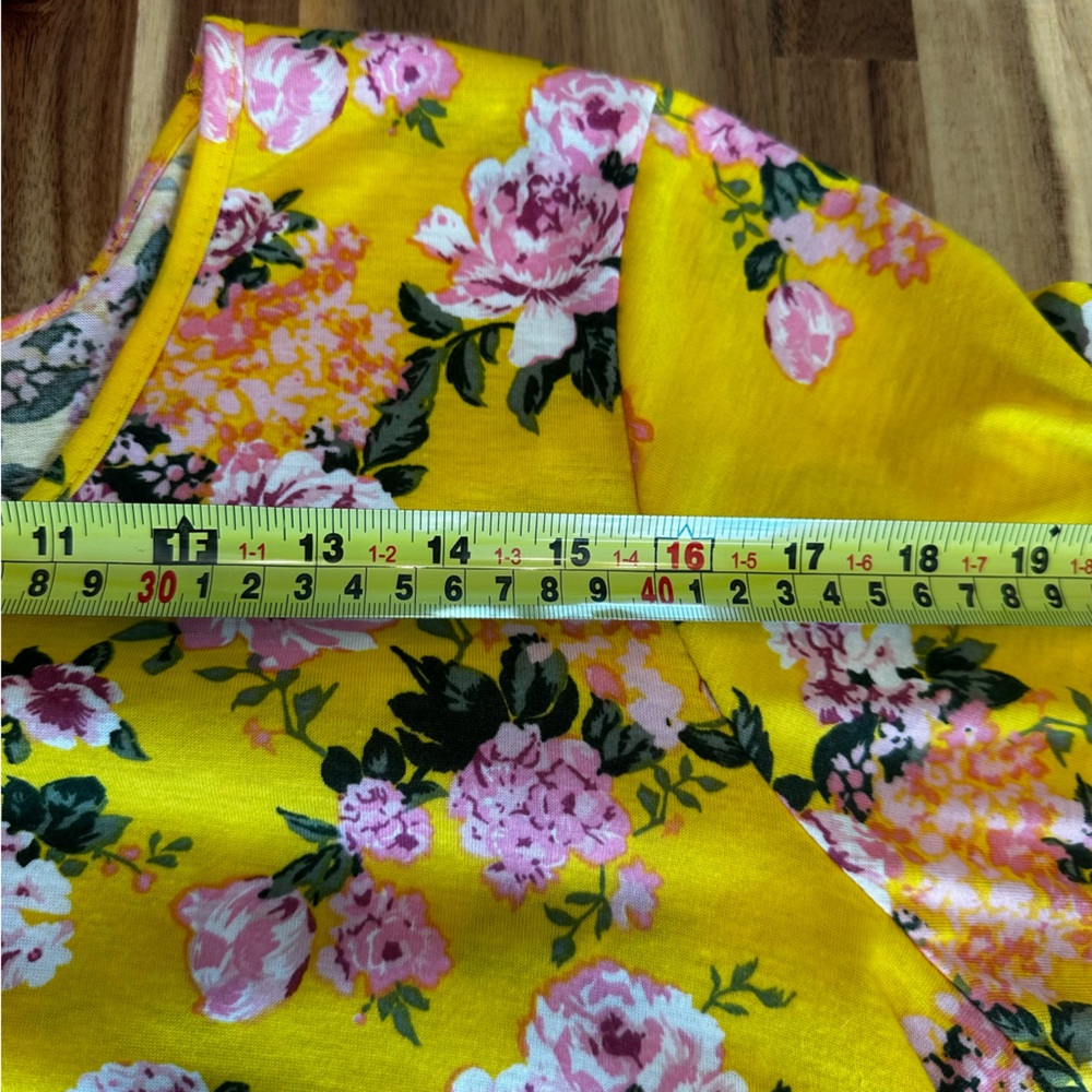 Bobbie Brooks Floral Yellow Bell Sleeve Asymmetrical Tunic Top sz 2X - Picture 12 of 14